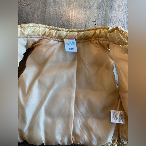 Infant Gold Puffer Vest 👶🏻 - Picture 4 of 6